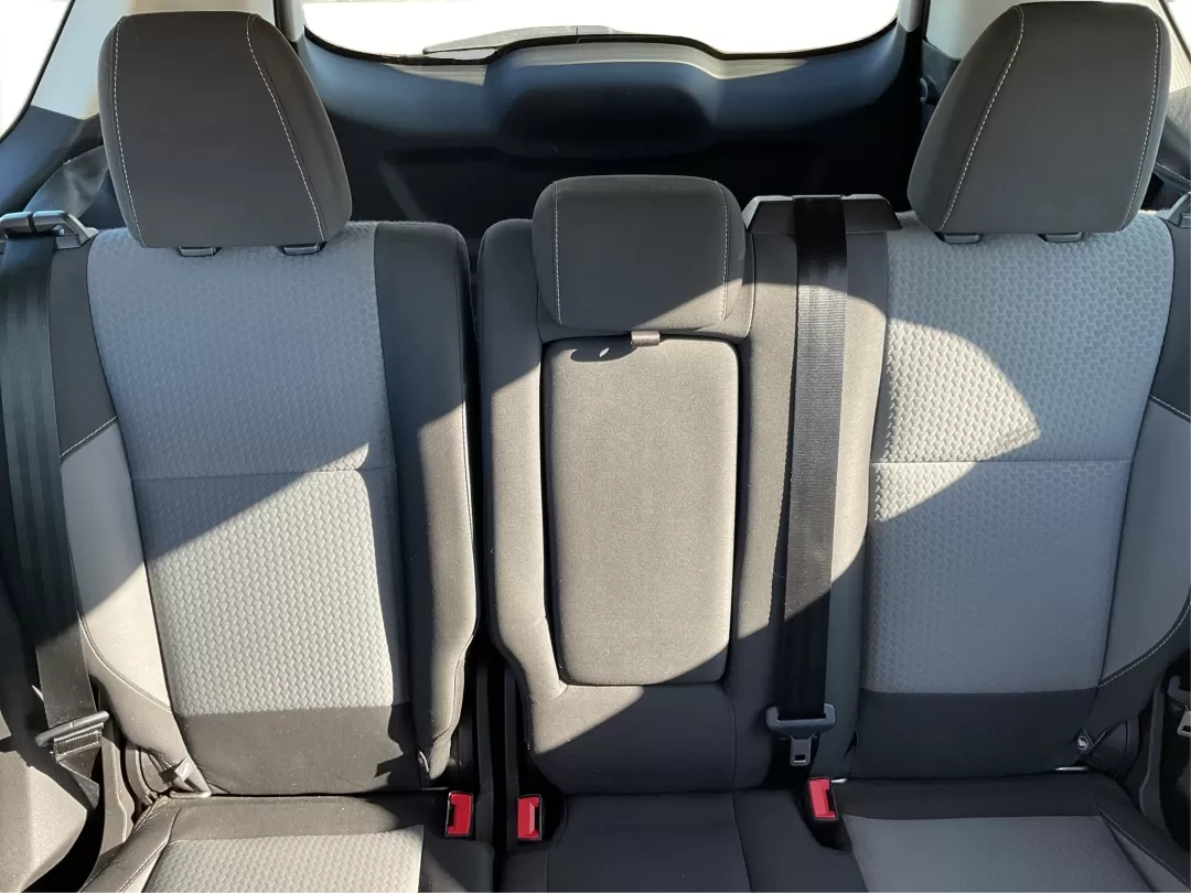2017 Ford Escape SE 4WD (1FMCU9G93HU) with an 2.0L L4 DOHC 16V engine, 6-Speed Automatic transmission, located at 1184 Kauffman Ave, Fairborn, OH, 45324, (937) 908-9800, 39.807072, -84.030914 - Photo#13