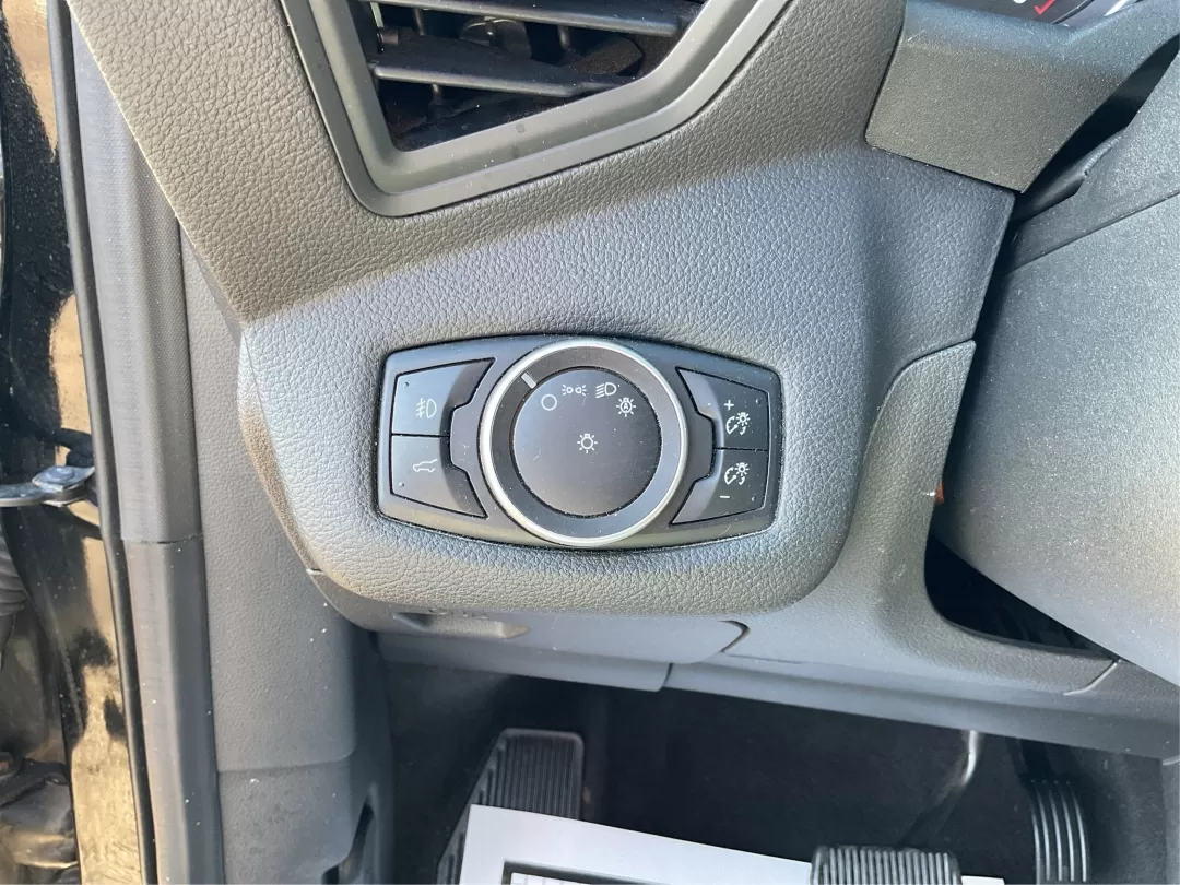 2017 Ford Escape SE 4WD (1FMCU9G93HU) with an 2.0L L4 DOHC 16V engine, 6-Speed Automatic transmission, located at 1184 Kauffman Ave, Fairborn, OH, 45324, (937) 908-9800, 39.807072, -84.030914 - Photo#16