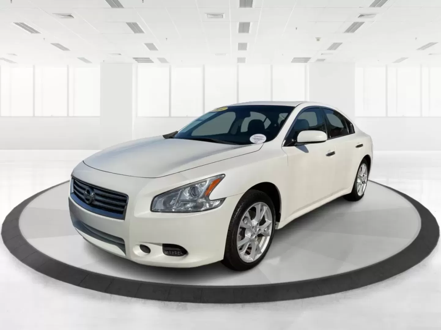 2014 Nissan Maxima 3.5 S (1N4AA5AP5EC) with an VQ 3.5L V-6 DOHC engine, located at 1184 Kauffman Ave, Fairborn, OH, 45324, (937) 908-9800, 39.807072, -84.030914 - **Experience Comfort and Style with the 2014 Nissan Maxima-Your Ideal Sedan for Everyday Adventures!**<br /> <br /> Are you looking for a reliable sedan that combines luxury, performance, and practicality? The 2014 Nissan Maxima, available now at Advantage Car and Credit in Fairborn, OH, is the perf - Photo#8