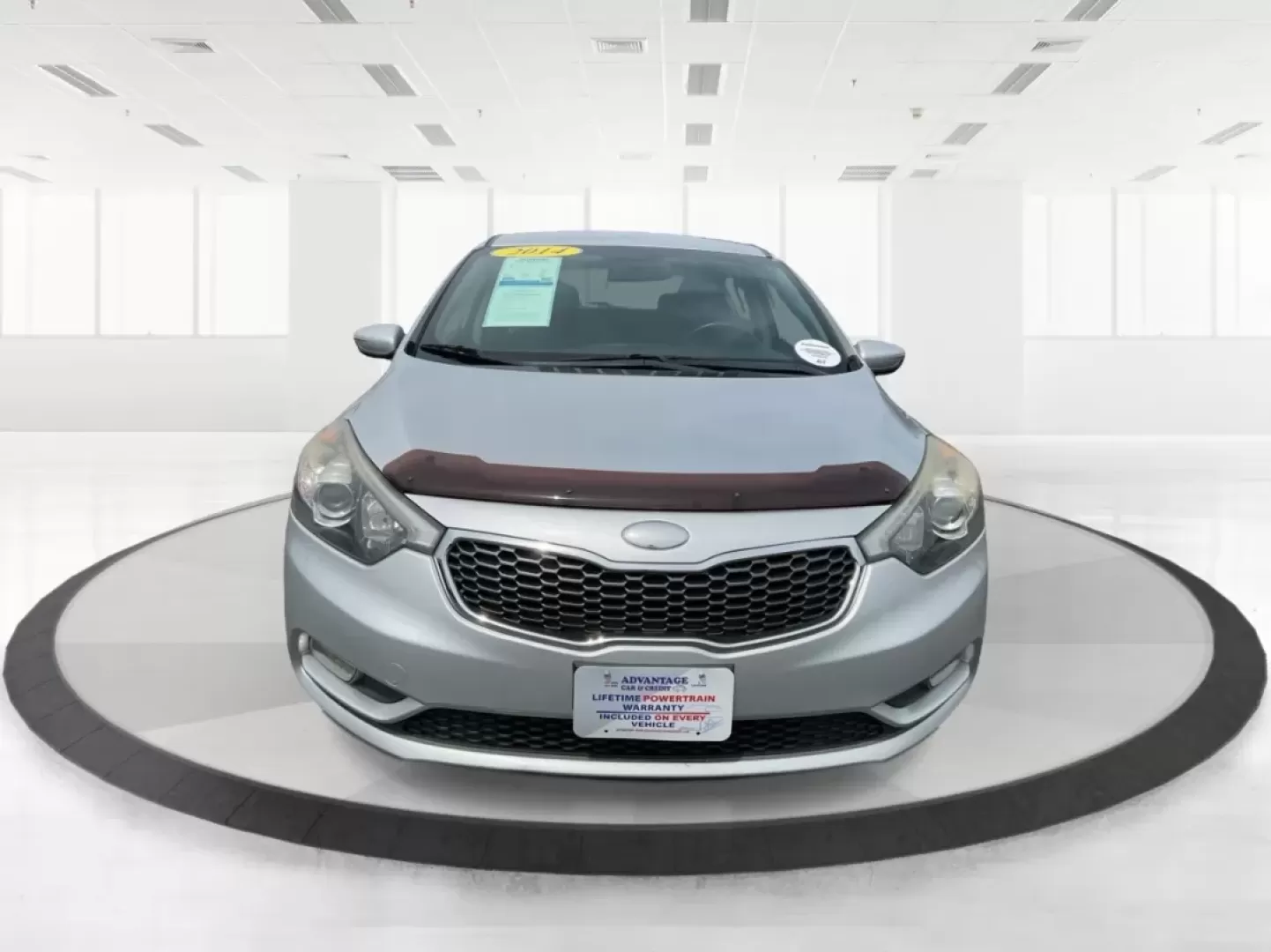 2014 Kia Forte EX (KNAFX5A88E5) with an 2L I-4 gasoline direct injection engine, located at 401 Woodman Dr, Riverside, OH, 45431, (937) 908-9800, 39.760899, -84.123421 - **Discover Your Next Adventure with the 2014 Kia Forte EX at Advantage Car and Credit!**<br /> <br /> Are you ready to elevate your daily commute or embark on weekend adventures? The 2014 Kia Forte EX is the perfect companion, whether you're navigating the bustling streets of Fairborn, OH, or hittin - Photo#7
