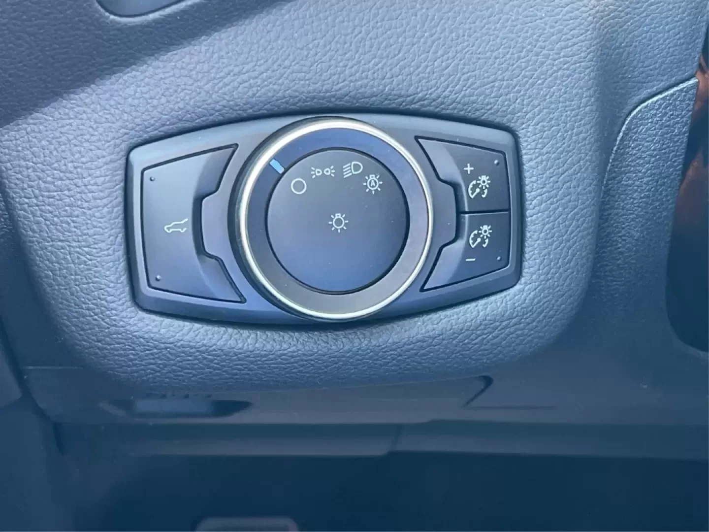 2017 Ford Escape S (1FMCU0F77HU) with an Duratec 2.5L I-4 DOHC engine, located at 1230 East Main St, Xenia, OH, 45385, (937) 908-9800, 39.688026, -83.910172 - Photo#17