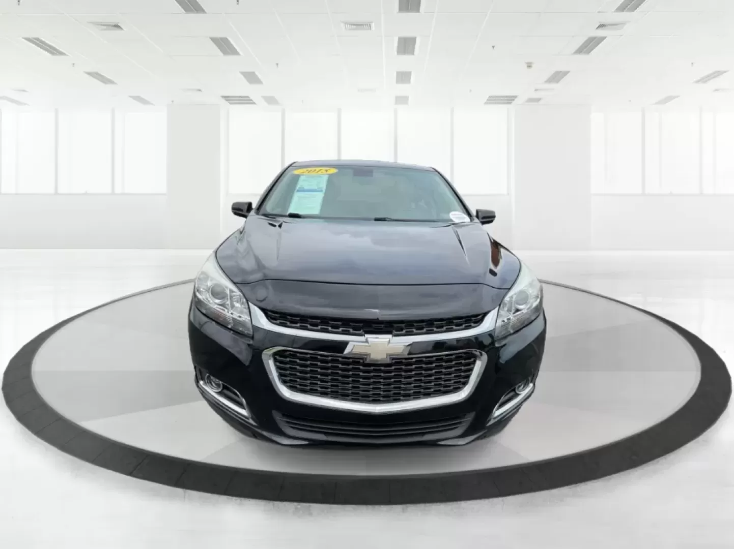 2015 Chevrolet Malibu 2LT (1G11D5SL3FF) with an ECOTEC 2.5L I-4 gasoline direct injection engine, located at 401 Woodman Dr, Riverside, OH, 45431, (937) 908-9800, 39.760899, -84.123421 - **Unleash Your Daily Adventures with the 2015 Chevrolet Malibu 2LT at Advantage Car and Credit in Fairborn, OH!**<br /> <br /> Are you looking for a reliable vehicle that perfectly blends comfort, style, and affordability? Look no further! The 2015 Chevrolet Malibu 2LT is the ideal companion for any - Photo#7