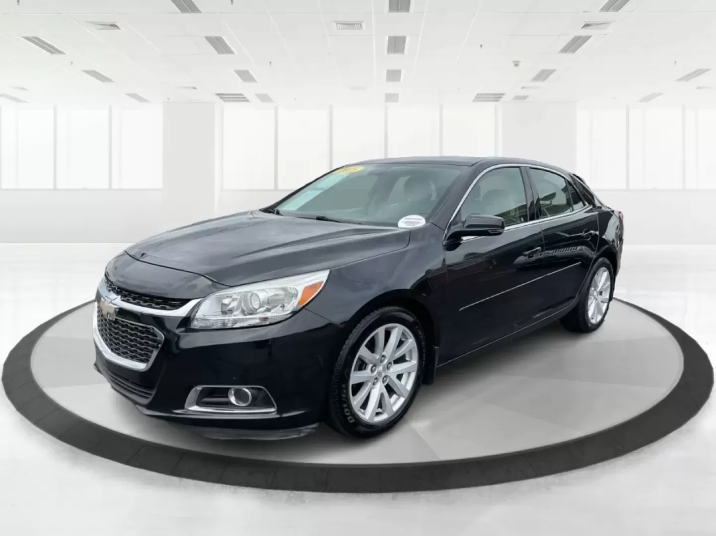 2015 Chevrolet Malibu 2LT (1G11D5SL3FF) with an ECOTEC 2.5L I-4 gasoline direct injection engine, located at 401 Woodman Dr, Riverside, OH, 45431, (937) 908-9800, 39.760899, -84.123421 - **Unleash Your Daily Adventures with the 2015 Chevrolet Malibu 2LT at Advantage Car and Credit in Fairborn, OH!**<br /> <br /> Are you looking for a reliable vehicle that perfectly blends comfort, style, and affordability? Look no further! The 2015 Chevrolet Malibu 2LT is the ideal companion for any - Photo#8