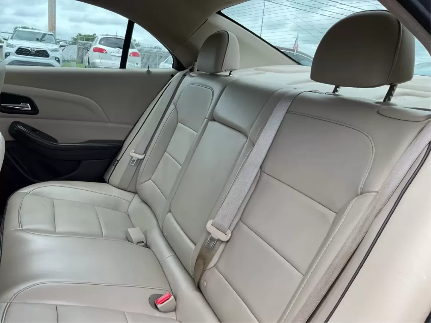 2015 Chevrolet Malibu 2LT (1G11D5SL3FF) with an ECOTEC 2.5L I-4 gasoline direct injection engine, located at 401 Woodman Dr, Riverside, OH, 45431, (937) 908-9800, 39.760899, -84.123421 - **Unleash Your Daily Adventures with the 2015 Chevrolet Malibu 2LT at Advantage Car and Credit in Fairborn, OH!**<br /> <br /> Are you looking for a reliable vehicle that perfectly blends comfort, style, and affordability? Look no further! The 2015 Chevrolet Malibu 2LT is the ideal companion for any - Photo#10
