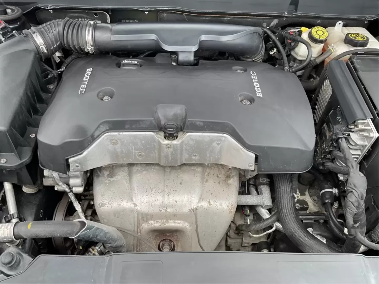 2015 Chevrolet Malibu 2LT (1G11D5SL3FF) with an ECOTEC 2.5L I-4 gasoline direct injection engine, located at 401 Woodman Dr, Riverside, OH, 45431, (937) 908-9800, 39.760899, -84.123421 - **Unleash Your Daily Adventures with the 2015 Chevrolet Malibu 2LT at Advantage Car and Credit in Fairborn, OH!**<br /> <br /> Are you looking for a reliable vehicle that perfectly blends comfort, style, and affordability? Look no further! The 2015 Chevrolet Malibu 2LT is the ideal companion for any - Photo#11