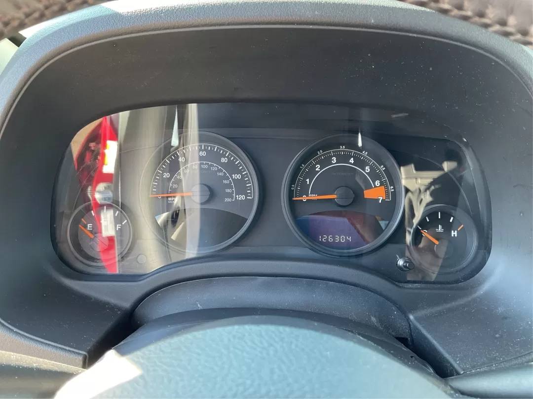 2015 Jeep Patriot Latitude (1C4NJRFB2FD) with an 2.4L I-4 DOHC engine, located at 1099 N County Rd 25A , Troy, OH, 45373, (937) 908-9800, 40.057079, -84.212883 - Photo#14