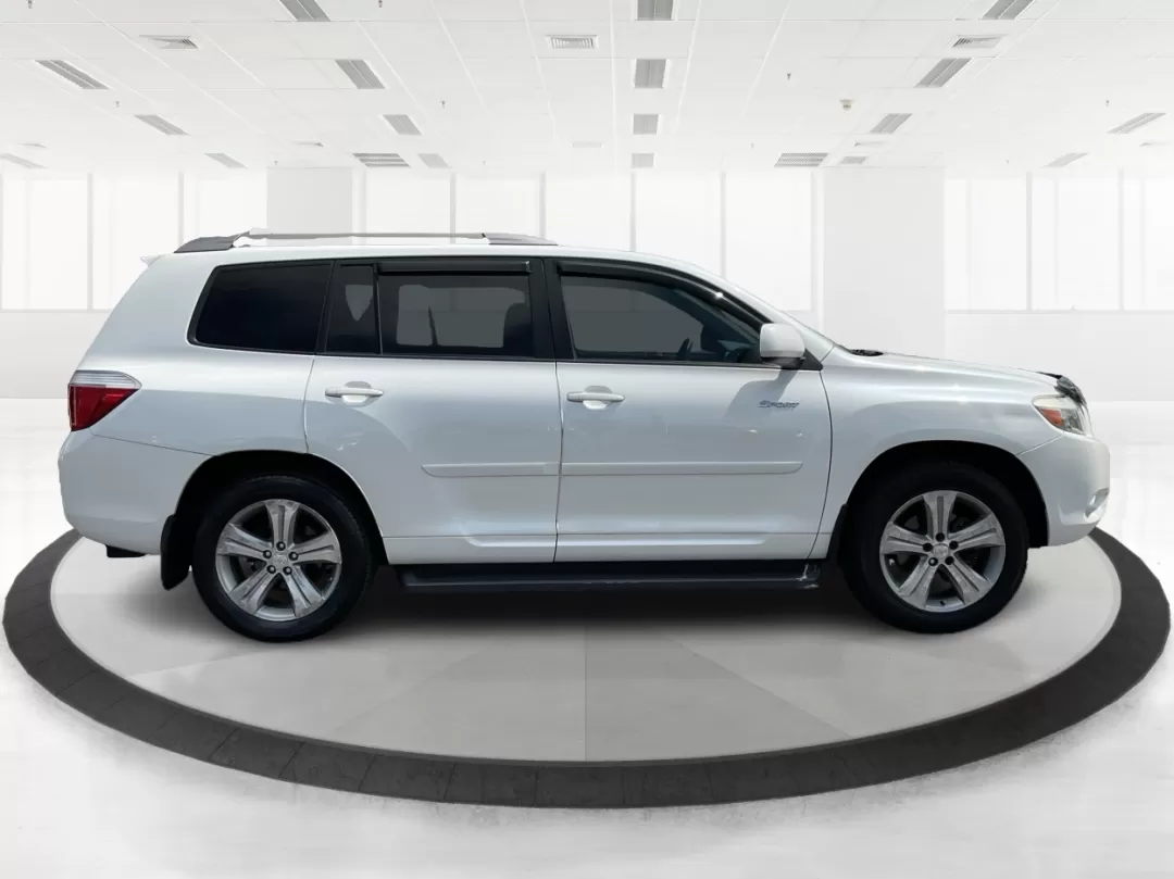 2008 Toyota Highlander Sport (JTEES43A082) with an 3.5L V-6 DOHC engine, located at 1099 N County Rd 25A , Troy, OH, 45373, (937) 908-9800, 40.057079, -84.212883 - ### Discover Your Next Adventure with the 2008 Toyota Highlander Sport<br /> <br /> Are you ready to elevate your family outings or weekend getaways? The 2008 Toyota Highlander Sport is the perfect companion for those who seek both comfort and capability. This SUV is designed to accommodate growing - Photo#1