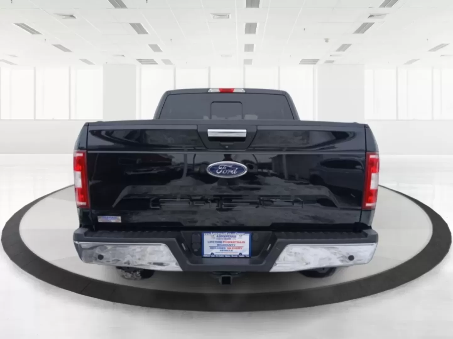 2018 Ford F-150 XLT SuperCrew 5.5-ft. Bed 4WD (1FTEW1E52JF) with an 5.0L V8 OHV 32V engine, 6-Speed Automatic transmission, located at 1099 N County Rd 25A, Troy, OH, 45373, (937) 908-9800, 40.057079, -84.212883 - Are you ready to elevate your daily commute or weekend adventures? Look no further than this striking 2018 Ford F-150 XLT SuperCrew located at Advantage Car and Credit in Fairborn, OH. Whether you're carting the kids to practice, hauling materials for your next DIY project, or exploring the great ou - Photo#3