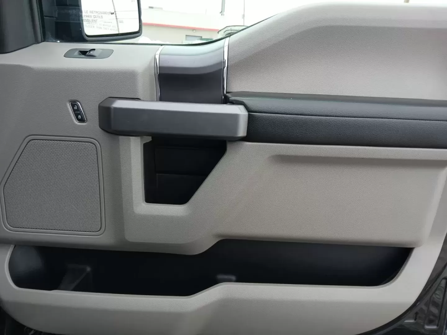 2018 Ford F-150 XLT SuperCrew 5.5-ft. Bed 4WD (1FTEW1E52JF) with an 5.0L V8 OHV 32V engine, 6-Speed Automatic transmission, located at 1099 N County Rd 25A, Troy, OH, 45373, (937) 908-9800, 40.057079, -84.212883 - Are you ready to elevate your daily commute or weekend adventures? Look no further than this striking 2018 Ford F-150 XLT SuperCrew located at Advantage Car and Credit in Fairborn, OH. Whether you're carting the kids to practice, hauling materials for your next DIY project, or exploring the great ou - Photo#19