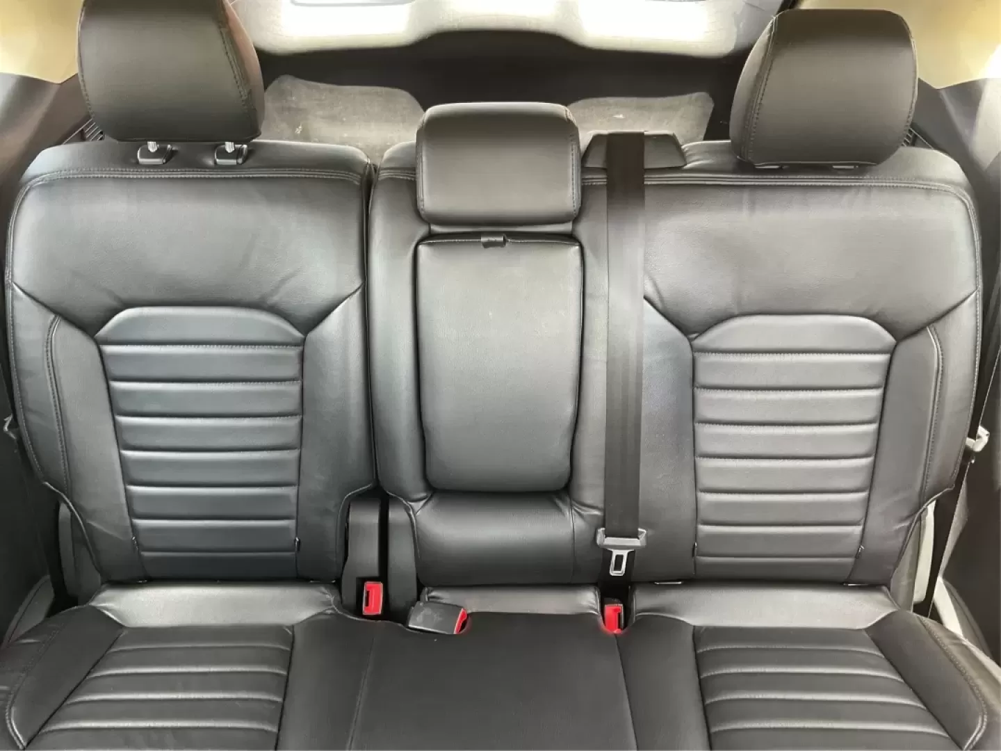2016 Ford Edge SEL (2FMPK3J91GB) with an 3.5L V-6 DOHC engine, located at 1099 N County Rd 25A, Troy, OH, 45373, (937) 908-9800, 40.057079, -84.212883 - **Experience the Road Ahead with the 2016 Ford Edge SEL - Your Adventure Awaits!**<br /> <br /> Are you ready for your next road trip or family outing? The 2016 Ford Edge SEL is not just a car; it's a versatile SUV that caters to your lifestyle needs, making it the perfect companion for growing fami - Photo#14