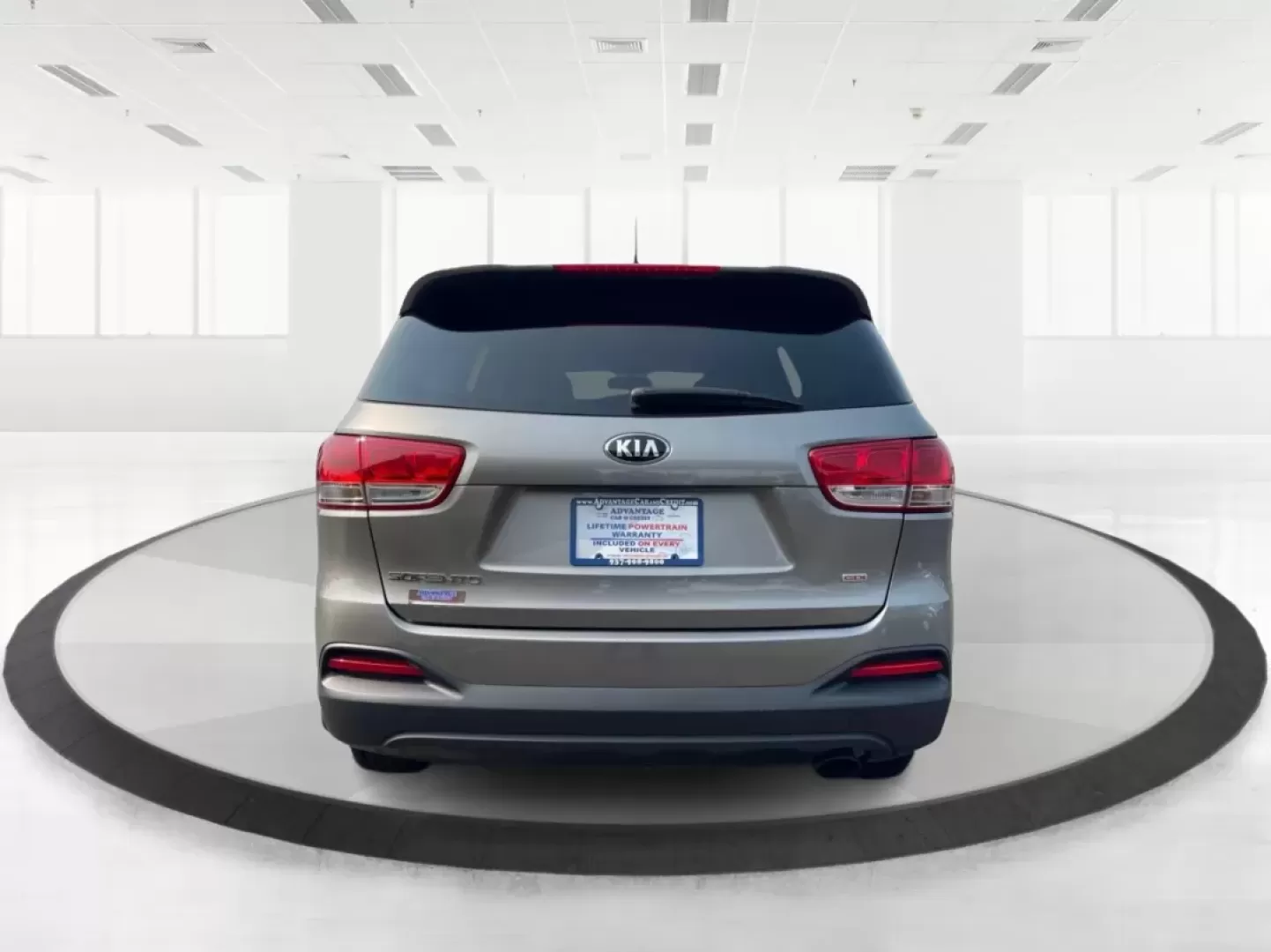 2017 Kia Sorento 2.4L L (5XYPG4A3XHG) with an 2.4L I-4 gasoline direct injection engine, located at 1099 N County Rd 25A, Troy, OH, 45373, (937) 908-9800, 40.057079, -84.212883 - **Adventure Awaits with the 2017 Kia Sorento at Advantage Car and Credit!**<br /> <br /> Are you ready to elevate your family's weekend adventures or streamline your daily commute? Look no further than the 2017 Kia Sorento, available now at Advantage Car and Credit in Fairborn, OH! This spacious SUV - Photo#3