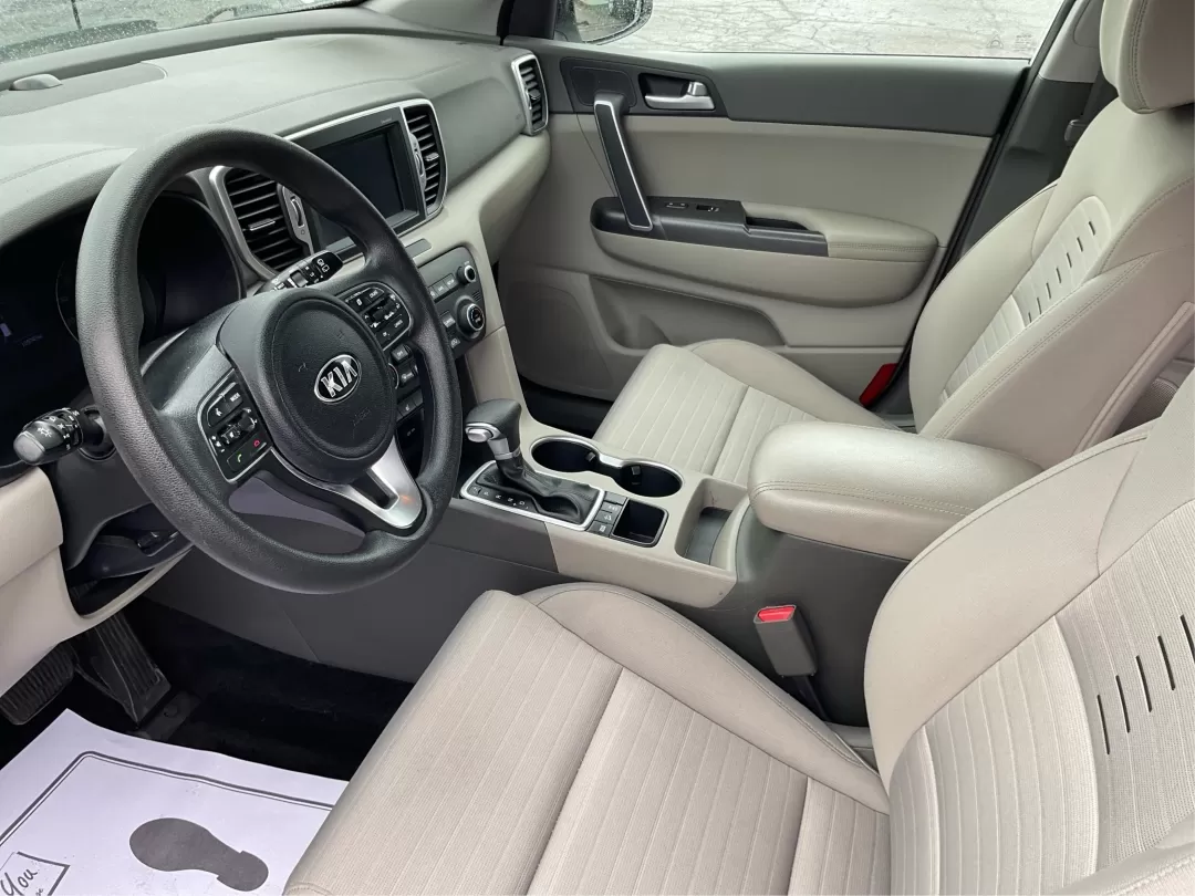 2018 Kia Sportage LX (KNDPMCACXJ7) with an Theta II 2.4L I-4 gasoline direct injection engine, located at 1184 Kauffman Ave, Fairborn, OH, 45324, (937) 908-9800, 39.807072, -84.030914 - Photo#8