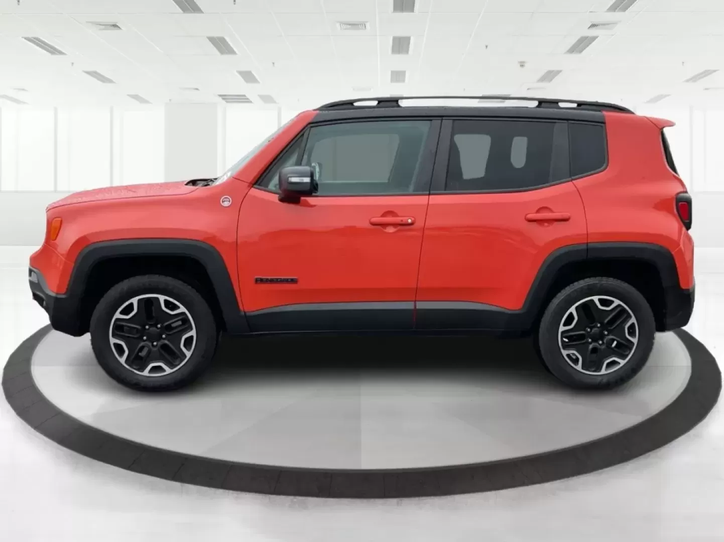 2016 Jeep Renegade Trailhawk (ZACCJBCT1GP) with an Tigershark MultiAir 2.4L I-4 variable valve contro engine, located at 1099 N County Rd 25A, Troy, OH, 45373, (937) 908-9800, 40.057079, -84.212883 - Embrace adventure and elevate your daily routine with this 2016 Jeep Renegade Trailhawk, a versatile Crossover designed for both urban commuting and weekend escapades. Ideal for budget-conscious buyers, this vehicle combines rugged capability with modern technology, making it perfect for growing fam - Photo#5