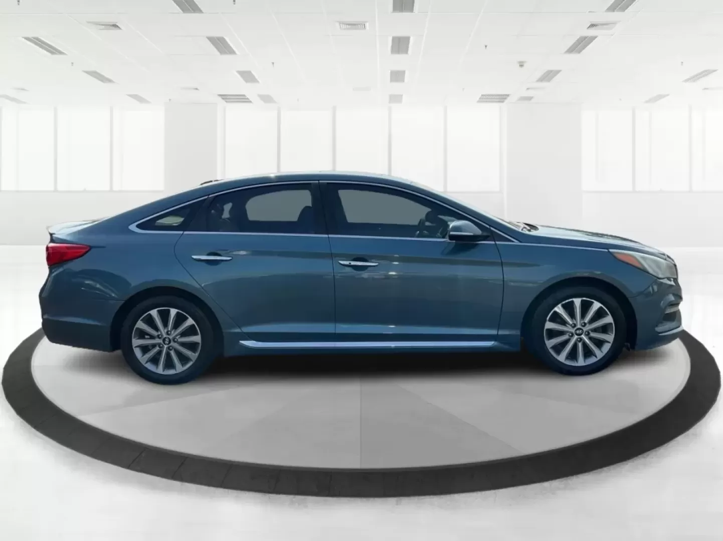 2017 Hyundai Sonata Limited (5NPE34AF4HH) with an 2.4L I-4 gasoline direct injection engine, located at 1099 N County Rd 25A, Troy, OH, 45373, (937) 908-9800, 40.057079, -84.212883 - Are you ready to elevate your daily drive into an adventure? Meet the 2017 Hyundai Sonata Limited, a perfect companion for anyone looking to combine style, comfort, and reliability. Whether you're commuting to work, shuttling the kids to school, or heading out for a weekend getaway, this sedan offer - Photo#1