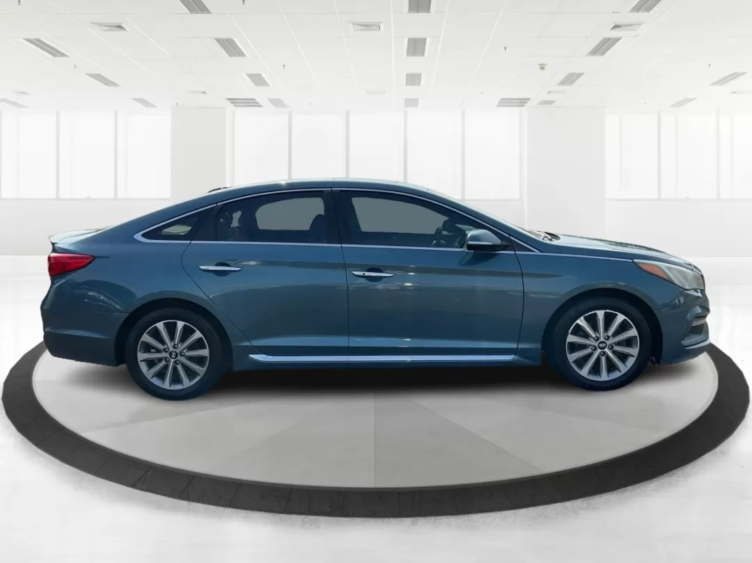 2017 Hyundai Sonata Limited (5NPE34AF4HH) with an 2.4L I-4 gasoline direct injection engine, located at 1099 N County Rd 25A , Troy, OH, 45373, (937) 908-9800, 40.057079, -84.212883 - Photo#1