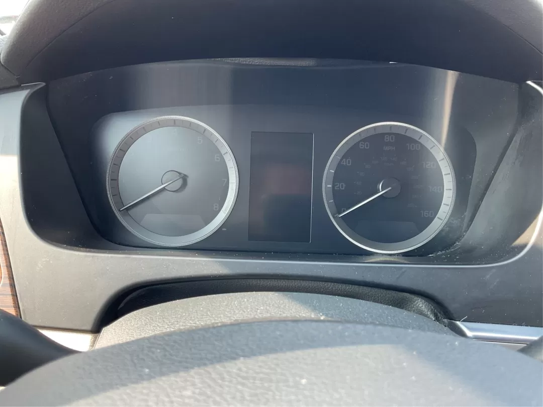 2017 Hyundai Sonata Limited (5NPE34AF4HH) with an 2.4L I-4 gasoline direct injection engine, located at 1099 N County Rd 25A , Troy, OH, 45373, (937) 908-9800, 40.057079, -84.212883 - Photo#15