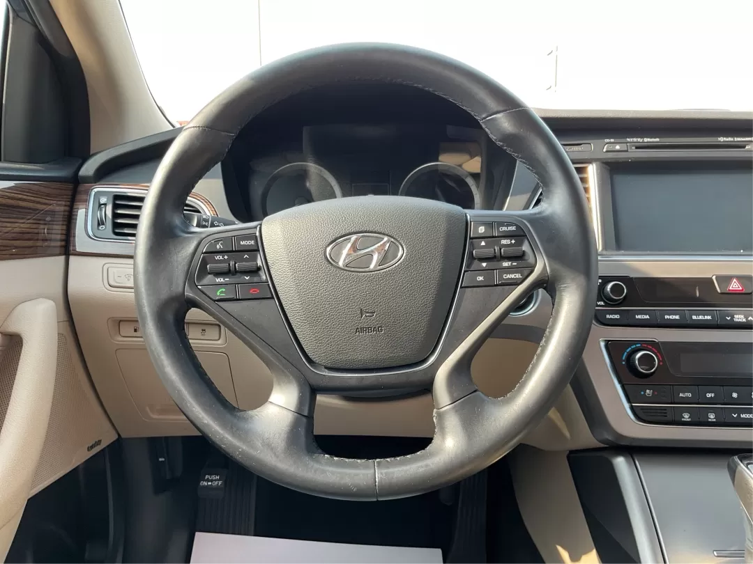 2017 Hyundai Sonata Limited (5NPE34AF4HH) with an 2.4L I-4 gasoline direct injection engine, located at 1099 N County Rd 25A , Troy, OH, 45373, (937) 908-9800, 40.057079, -84.212883 - Photo#16