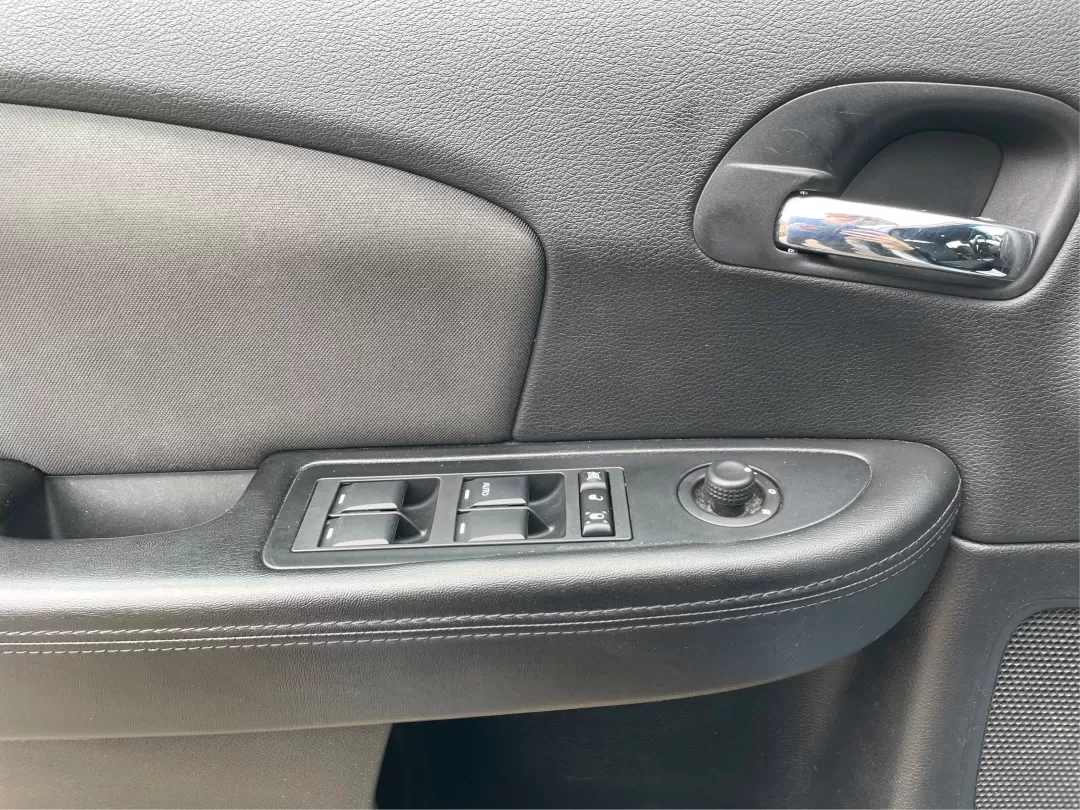 2011 Chrysler 200 Touring (1C3BC1FG5BN) with an Other engine, located at 1099 N County Rd 25A , Troy, OH, 45373, (937) 908-9800, 40.057079, -84.212883 - Photo#18