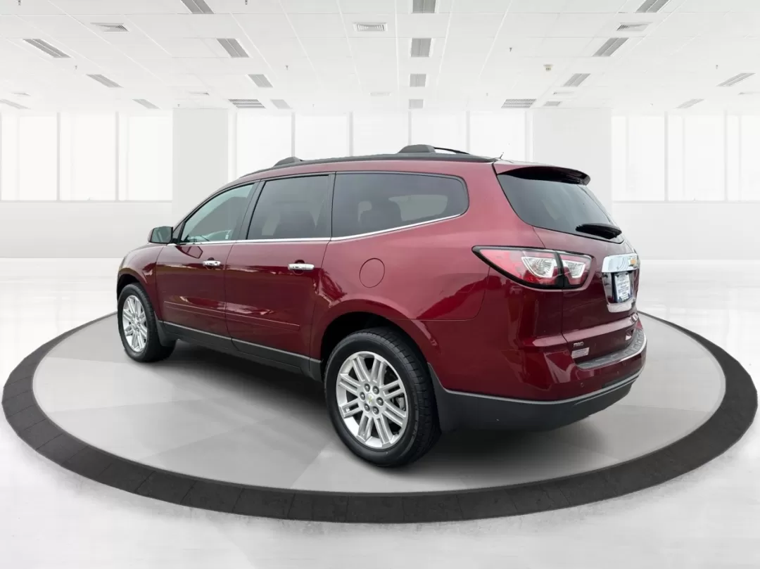 2015 Chevrolet Traverse 1LT (1GNKVGKD4FJ) with an 3.6L V-6 gasoline direct injection engine, located at 1099 N County Rd 25A , Troy, OH, 45373, (937) 908-9800, 40.057079, -84.212883 - Photo#4