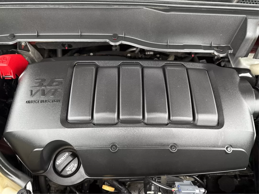 2015 Chevrolet Traverse 1LT (1GNKVGKD4FJ) with an 3.6L V-6 gasoline direct injection engine, located at 1099 N County Rd 25A , Troy, OH, 45373, (937) 908-9800, 40.057079, -84.212883 - Photo#11