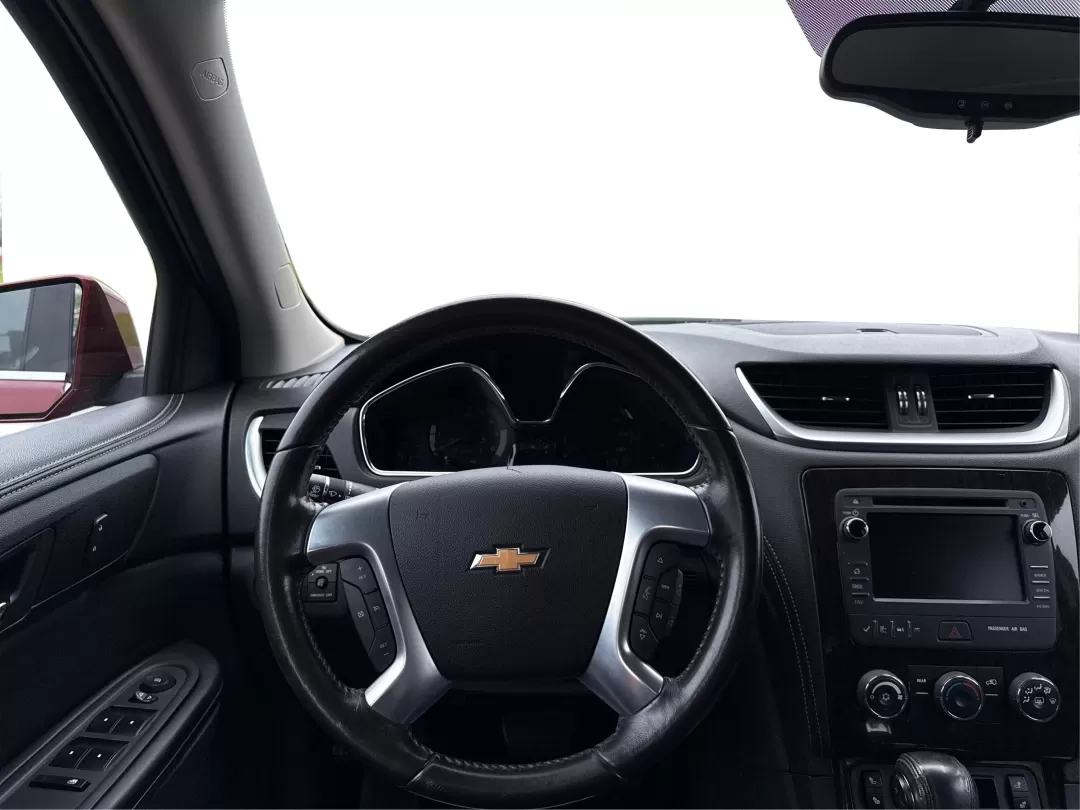 2015 Chevrolet Traverse 1LT (1GNKVGKD4FJ) with an 3.6L V-6 gasoline direct injection engine, located at 1099 N County Rd 25A , Troy, OH, 45373, (937) 908-9800, 40.057079, -84.212883 - Photo#21