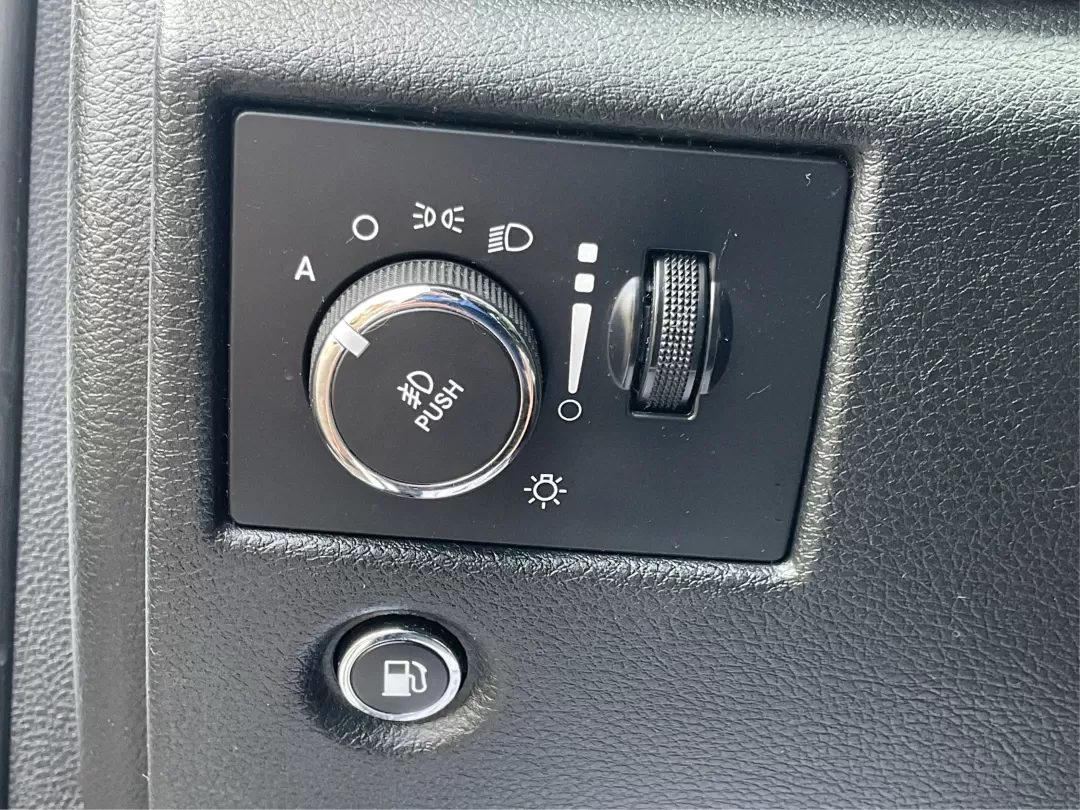 2014 Jeep Grand Cherokee Limited (1C4RJFBGXEC) with an Other engine, located at 1099 N County Rd 25A , Troy, OH, 45373, (937) 908-9800, 40.057079, -84.212883 - Photo#17
