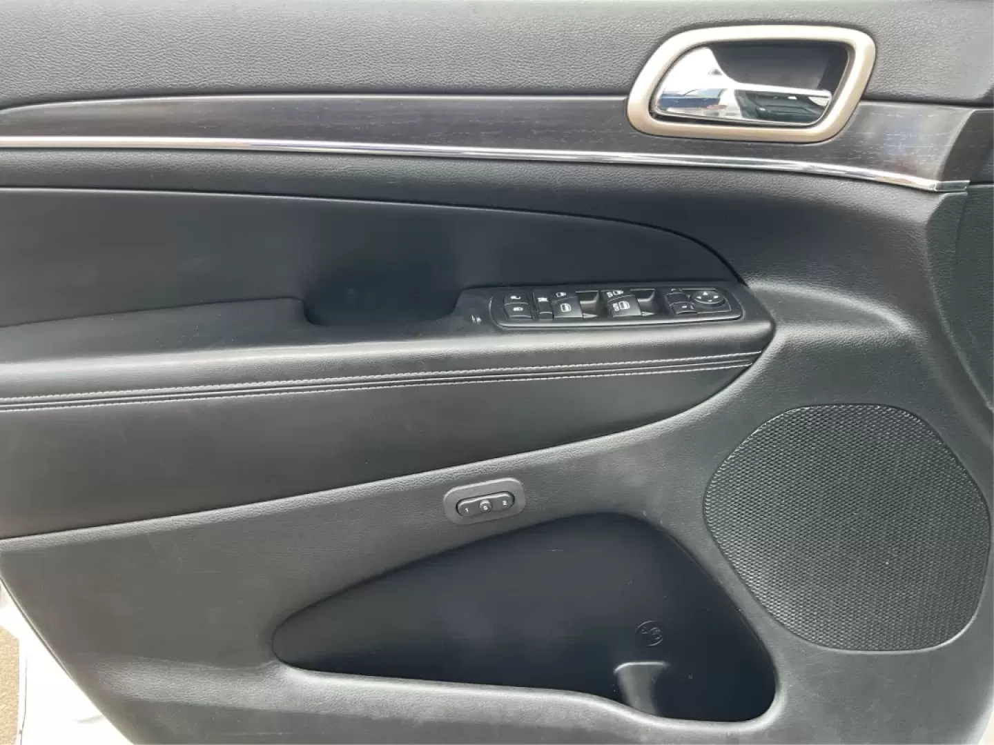 2014 Jeep Grand Cherokee Limited (1C4RJFBGXEC) with an Other engine, located at 1099 N County Rd 25A, Troy, OH, 45373, (937) 908-9800, 40.057079, -84.212883 - **Adventure Awaits: 2014 Jeep Grand Cherokee Limited Perfect for Your Next Family Road Trip!**<br /> <br /> Are you ready to embark on your next adventure? The 2014 Jeep Grand Cherokee Limited is here to elevate your driving experience, whether you're navigating the bustling streets of Fairborn, OH - Photo#19