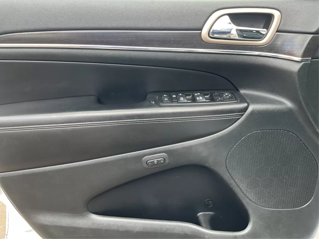 2014 Jeep Grand Cherokee Limited (1C4RJFBGXEC) with an Other engine, located at 1099 N County Rd 25A , Troy, OH, 45373, (937) 908-9800, 40.057079, -84.212883 - Photo#19