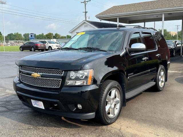 2012 Black Chevrolet Tahoe LTZ 4WD (1GNSKCE00CR) with an 5.3L V8 OHV 16V FFV engine, 6-Speed Automatic transmission, located at 1230 East Main St, Xenia, OH, 45385, (937) 908-9800, 39.688026, -83.910172 - Photo #4