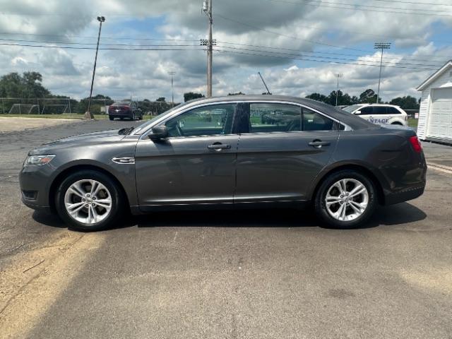 2016 Magnetic Metallic Ford Taurus SE FWD (1FAHP2D84GG) with an 3.5L V6 DOHC 24V engine, 6-Speed Automatic transmission, located at 1230 East Main St, Xenia, OH, 45385, (937) 908-9800, 39.688026, -83.910172 - Photo #6