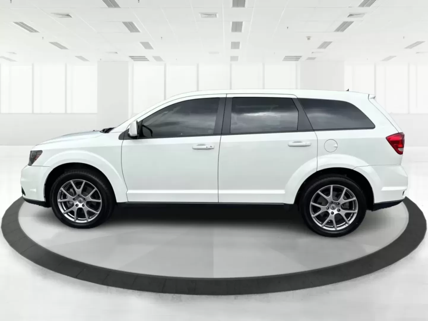 2018 Dodge Journey GT (3C4PDCEG4JT) with an Pentastar 3.6L V-6 DOHC engine, located at 1951 S Dayton Lakeview Rd., New Carlisle, OH, 45344, (937) 908-9800, 39.890999, -84.050255 - **Adventure Awaits with the 2018 Dodge Journey GT SUV! Perfect for Active Lifestyles**<br /> <br /> Are you ready to elevate your family adventures or weekend getaways? The 2018 Dodge Journey GT is the ideal SUV for those who crave versatility, comfort, and reliability, all while being budget-friend - Photo#5
