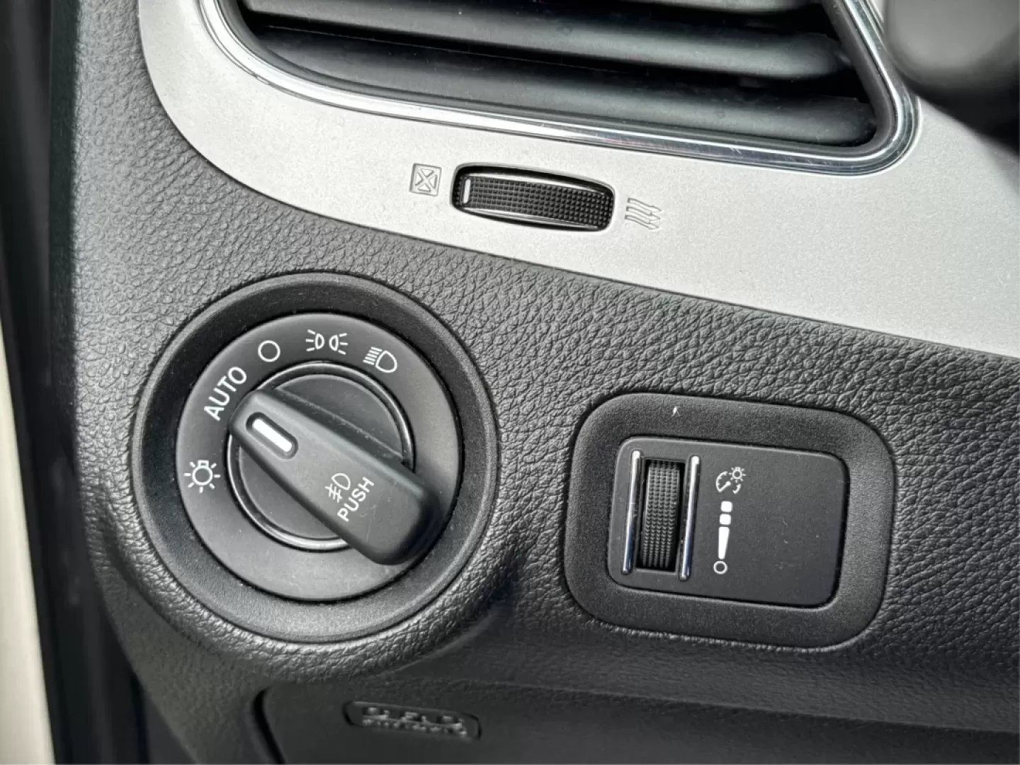 2018 Dodge Journey GT (3C4PDCEG4JT) with an Pentastar 3.6L V-6 DOHC engine, located at 1951 S Dayton Lakeview Rd., New Carlisle, OH, 45344, (937) 908-9800, 39.890999, -84.050255 - **Adventure Awaits with the 2018 Dodge Journey GT SUV! Perfect for Active Lifestyles**<br /> <br /> Are you ready to elevate your family adventures or weekend getaways? The 2018 Dodge Journey GT is the ideal SUV for those who crave versatility, comfort, and reliability, all while being budget-friend - Photo#17
