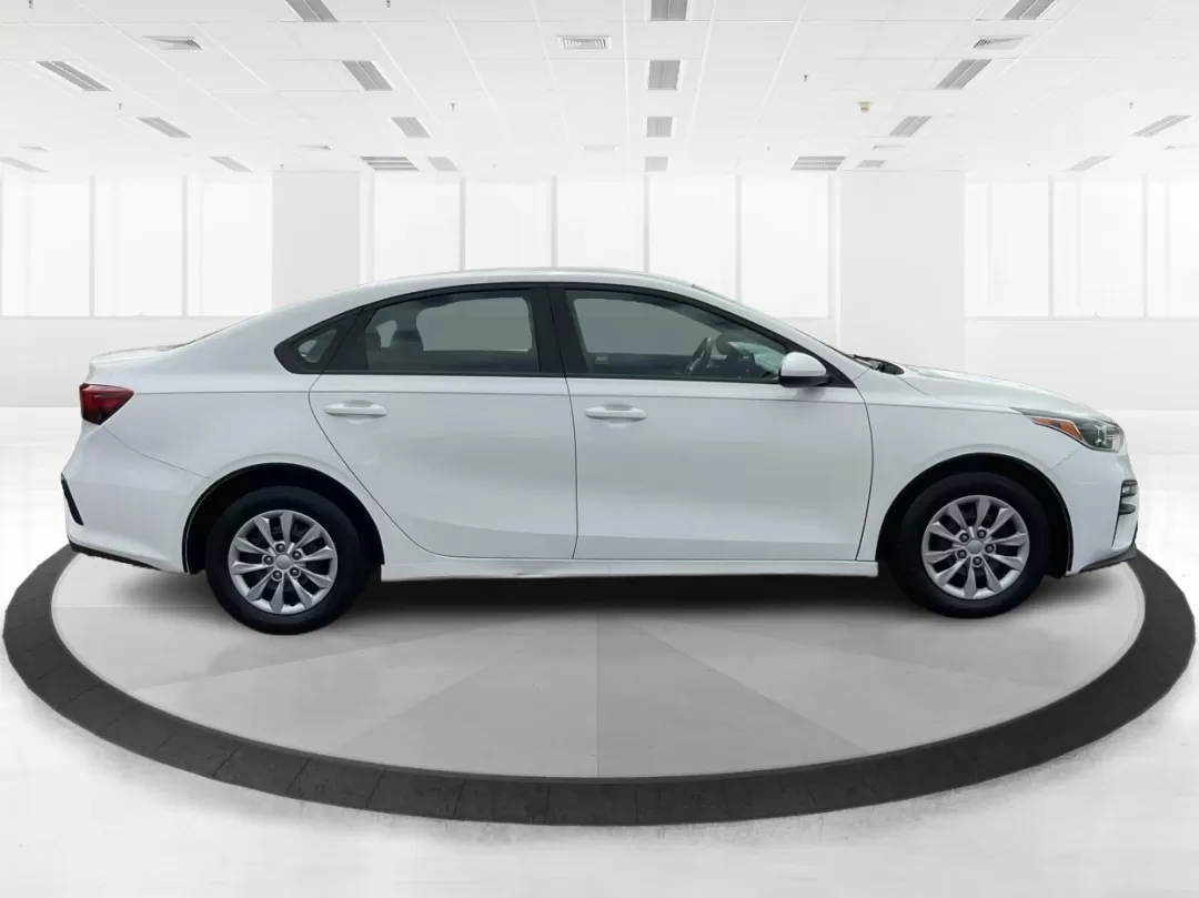2019 Kia Forte FE (3KPF24AD2KE) with an 2L I-4 DOHC engine, located at 1099 N County Rd 25A , Troy, OH, 45373, (937) 908-9800, 40.057079, -84.212883 - **Experience Freedom with the 2019 Kia Forte: Your Ideal Companion for Daily Adventures!**<br /> <br /> Are you looking for a reliable sedan that effortlessly combines style, comfort, and efficiency? Look no further than the 2019 Kia Forte, available now at Advantage Car and Credit in Fairborn, OH. - Photo#1