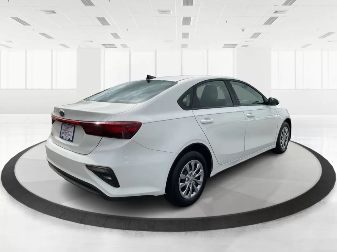 2019 Kia Forte FE (3KPF24AD2KE) with an 2L I-4 DOHC engine, located at 1099 N County Rd 25A , Troy, OH, 45373, (937) 908-9800, 40.057079, -84.212883 - **Experience Freedom with the 2019 Kia Forte: Your Ideal Companion for Daily Adventures!**<br /> <br /> Are you looking for a reliable sedan that effortlessly combines style, comfort, and efficiency? Look no further than the 2019 Kia Forte, available now at Advantage Car and Credit in Fairborn, OH. - Photo#2