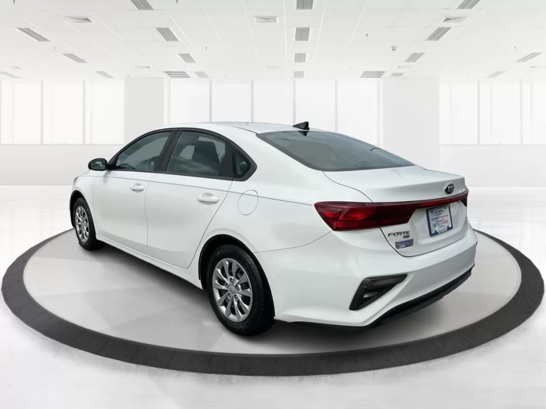 2019 Kia Forte FE (3KPF24AD2KE) with an 2L I-4 DOHC engine, located at 1099 N County Rd 25A , Troy, OH, 45373, (937) 908-9800, 40.057079, -84.212883 - **Experience Freedom with the 2019 Kia Forte: Your Ideal Companion for Daily Adventures!**<br /> <br /> Are you looking for a reliable sedan that effortlessly combines style, comfort, and efficiency? Look no further than the 2019 Kia Forte, available now at Advantage Car and Credit in Fairborn, OH. - Photo#4