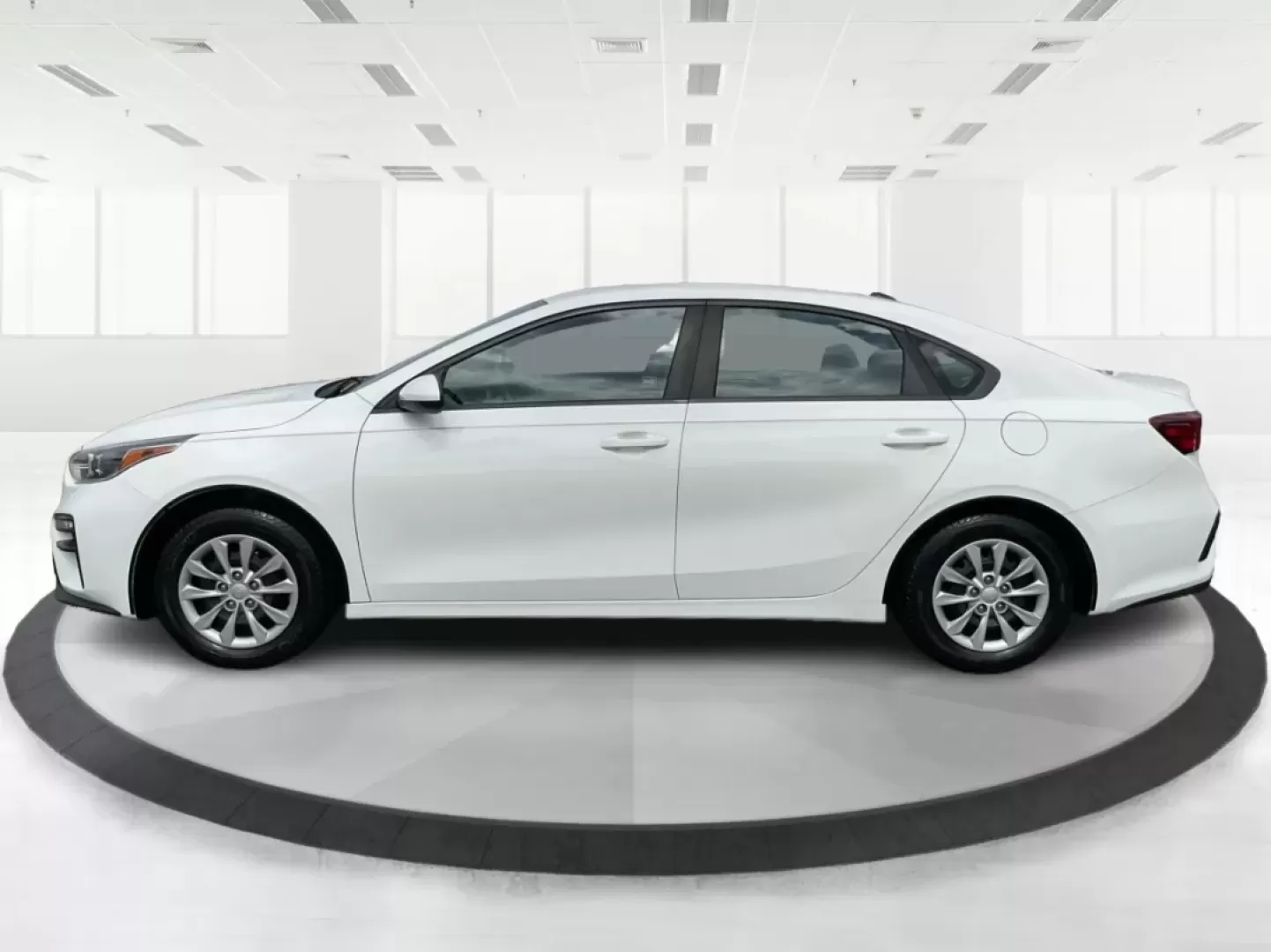 2019 Kia Forte FE (3KPF24AD2KE) with an 2L I-4 DOHC engine, located at 1099 N County Rd 25A, Troy, OH, 45373, (937) 908-9800, 40.057079, -84.212883 - **Experience Freedom with the 2019 Kia Forte: Your Ideal Companion for Daily Adventures!**<br /> <br /> Are you looking for a reliable sedan that effortlessly combines style, comfort, and efficiency? Look no further than the 2019 Kia Forte, available now at Advantage Car and Credit in Fairborn, OH. - Photo#5
