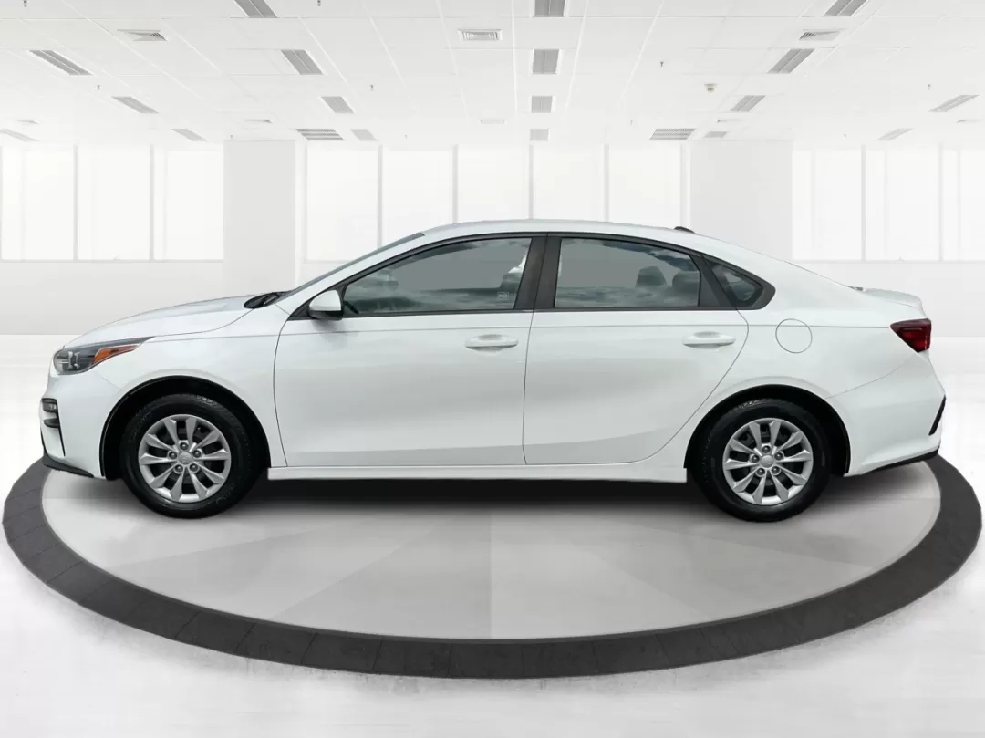 2019 Kia Forte FE (3KPF24AD2KE) with an 2L I-4 DOHC engine, located at 1099 N County Rd 25A , Troy, OH, 45373, (937) 908-9800, 40.057079, -84.212883 - **Experience Freedom with the 2019 Kia Forte: Your Ideal Companion for Daily Adventures!**<br /> <br /> Are you looking for a reliable sedan that effortlessly combines style, comfort, and efficiency? Look no further than the 2019 Kia Forte, available now at Advantage Car and Credit in Fairborn, OH. - Photo#5