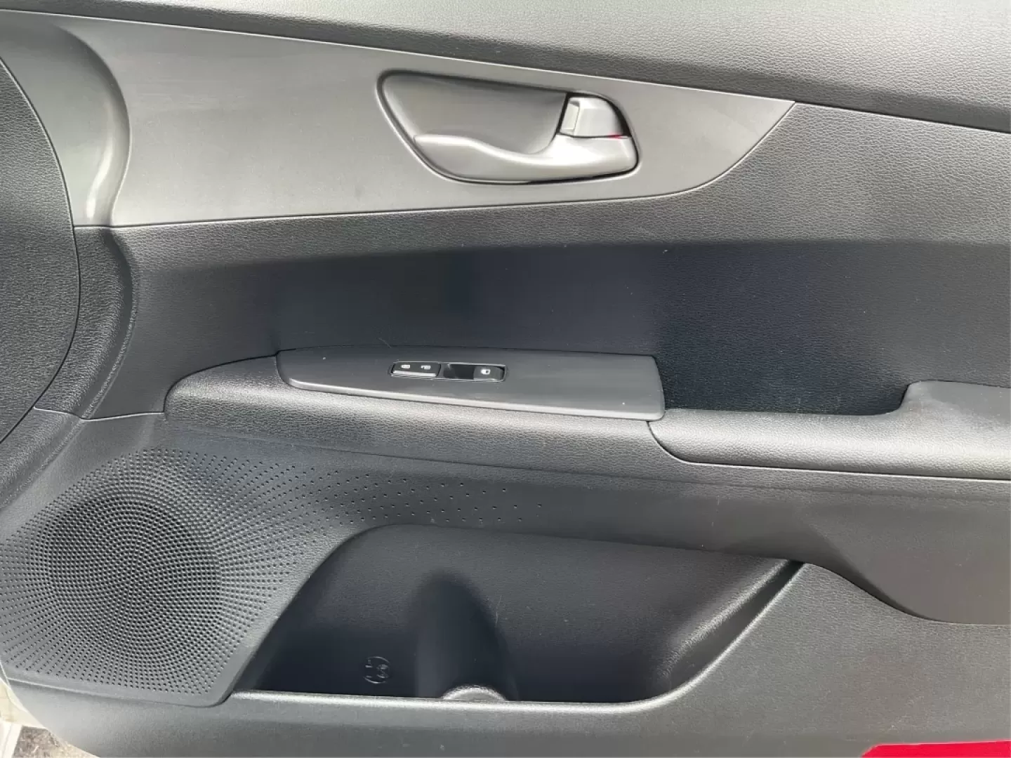 2019 Kia Forte FE (3KPF24AD2KE) with an 2L I-4 DOHC engine, located at 1099 N County Rd 25A, Troy, OH, 45373, (937) 908-9800, 40.057079, -84.212883 - **Experience Freedom with the 2019 Kia Forte: Your Ideal Companion for Daily Adventures!**<br /> <br /> Are you looking for a reliable sedan that effortlessly combines style, comfort, and efficiency? Look no further than the 2019 Kia Forte, available now at Advantage Car and Credit in Fairborn, OH. - Photo#18