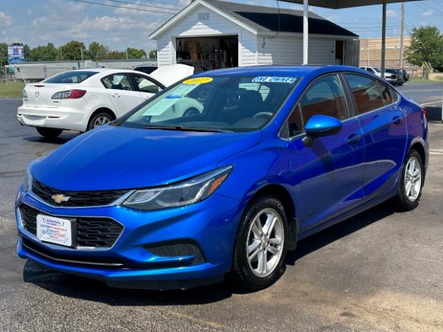 2017 Kinetic Blue Metallic Chevrolet Cruze LT Auto (1G1BE5SM6H7) with an 1.4L L4 DOHC 16V TURBO engine, 6-Speed Automatic transmission, located at 401 Woodman Dr, Riverside, OH, 45431, (937) 908-9800, 39.760899, -84.123421 - Photo #4