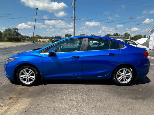 2017 Kinetic Blue Metallic Chevrolet Cruze LT Auto (1G1BE5SM6H7) with an 1.4L L4 DOHC 16V TURBO engine, 6-Speed Automatic transmission, located at 401 Woodman Dr, Riverside, OH, 45431, (937) 908-9800, 39.760899, -84.123421 - Photo #6