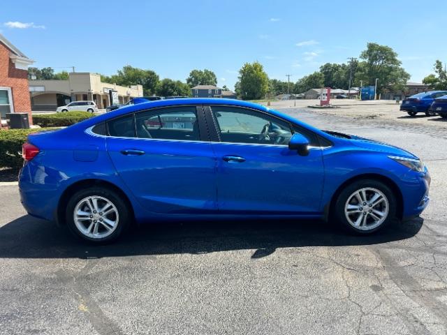 2017 Kinetic Blue Metallic Chevrolet Cruze LT Auto (1G1BE5SM6H7) with an 1.4L L4 DOHC 16V TURBO engine, 6-Speed Automatic transmission, located at 401 Woodman Dr, Riverside, OH, 45431, (937) 908-9800, 39.760899, -84.123421 - Photo #10