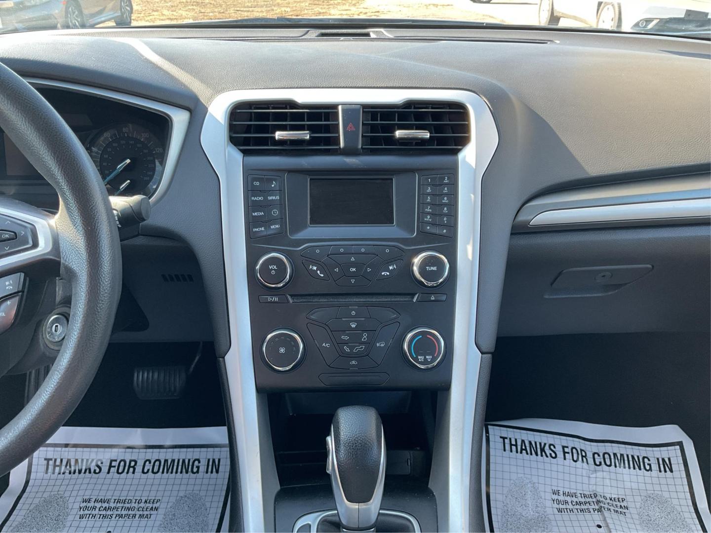 2014 Ingot Silver Ford Fusion SE (1FA6P0H76E5) with an 2.5L L4 DOHC 16V engine, located at 4508 South Dixie Dr, Moraine, OH, 45439, (937) 908-9800, 39.689976, -84.218452 - Photo#12