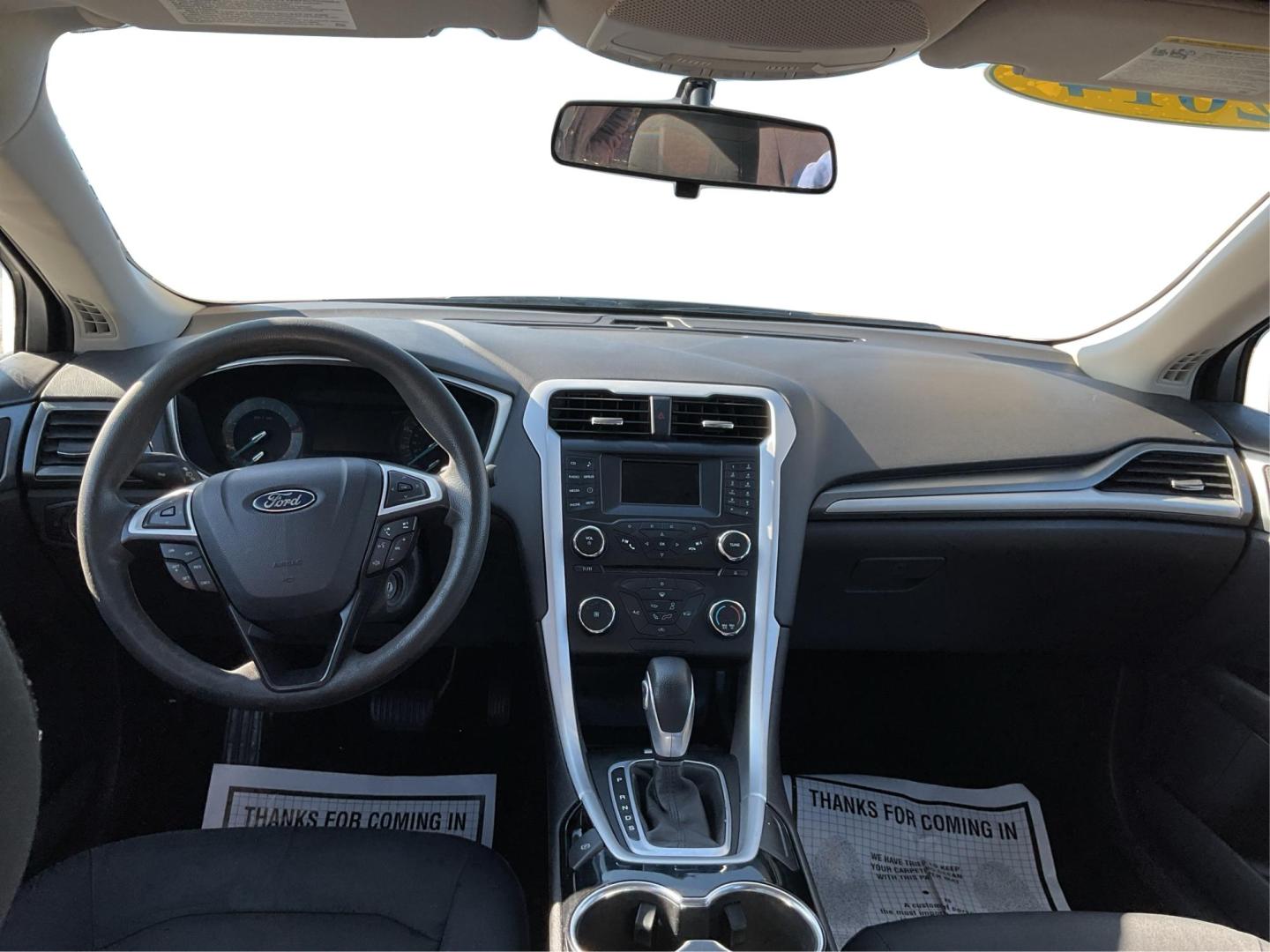 2014 Ingot Silver Ford Fusion SE (1FA6P0H76E5) with an 2.5L L4 DOHC 16V engine, located at 4508 South Dixie Dr, Moraine, OH, 45439, (937) 908-9800, 39.689976, -84.218452 - Photo#20