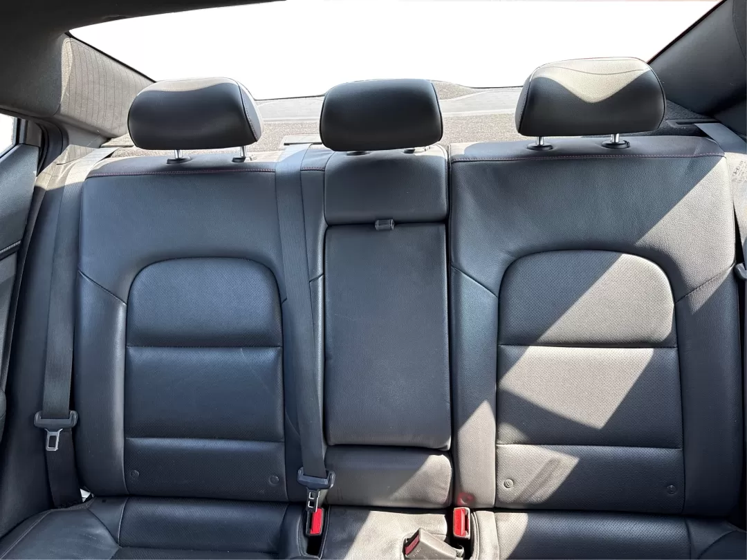 2015 Hyundai Sonata SE (5NPE24AFXFH) with an 2.4L I-4 gasoline direct injection engine, located at 1099 N County Rd 25A , Troy, OH, 45373, (937) 908-9800, 40.057041, -84.215462 - Photo#14