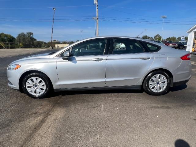 2013 Ingot Silver Ford Fusion S (3FA6P0G78DR) with an 2.5L L4 DOHC 16V engine, located at 1230 East Main St, Xenia, OH, 45385, (937) 908-9800, 39.688026, -83.910172 - Photo #6
