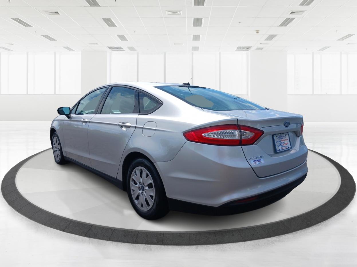 2013 Ingot Silver Ford Fusion S (3FA6P0G78DR) with an 2.5L L4 DOHC 16V engine, located at 1230 East Main St, Xenia, OH, 45385, (937) 908-9800, 39.688026, -83.910172 - Photo #9