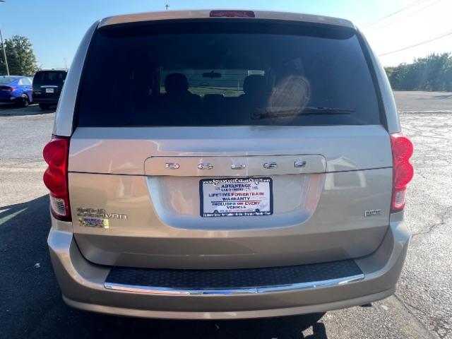 2013 Cashmere Pearl Dodge Grand Caravan SXT (2C4RDGCG2DR) with an 3.6L V6 DOHC 24V engine, 6-Speed Automatic transmission, located at 880 E. National Road, Vandalia, OH, 45377, (937) 908-9800, 39.891918, -84.183594 - Photo #8
