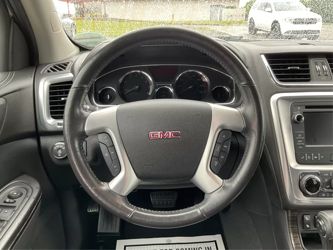 2015 GMC Acadia SLT-1 (1GKKVRKD8FJ) with an 3.6L V-6 gasoline direct injection engine, located at 1184 Kauffman Ave, Fairborn, OH, 45324, (937) 908-9800, 39.807072, -84.030914 - Photo#16