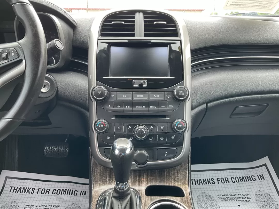 2015 Chevrolet Malibu 2LT (1G11D5SL9FF) with an ECOTEC 2.5L I-4 gasoline direct injection engine, located at 1099 N County Rd 25A , Troy, OH, 45373, (937) 908-9800, 40.057041, -84.215462 - Discover the perfect blend of style, performance, and affordability with the 2015 Chevrolet Malibu 2LT, available now at Advantage Car and Credit in Fairborn, OH. Whether you're commuting to work, ferrying the kids to school, or planning weekend getaways, this reliable sedan is designed to enhance y - Photo#13