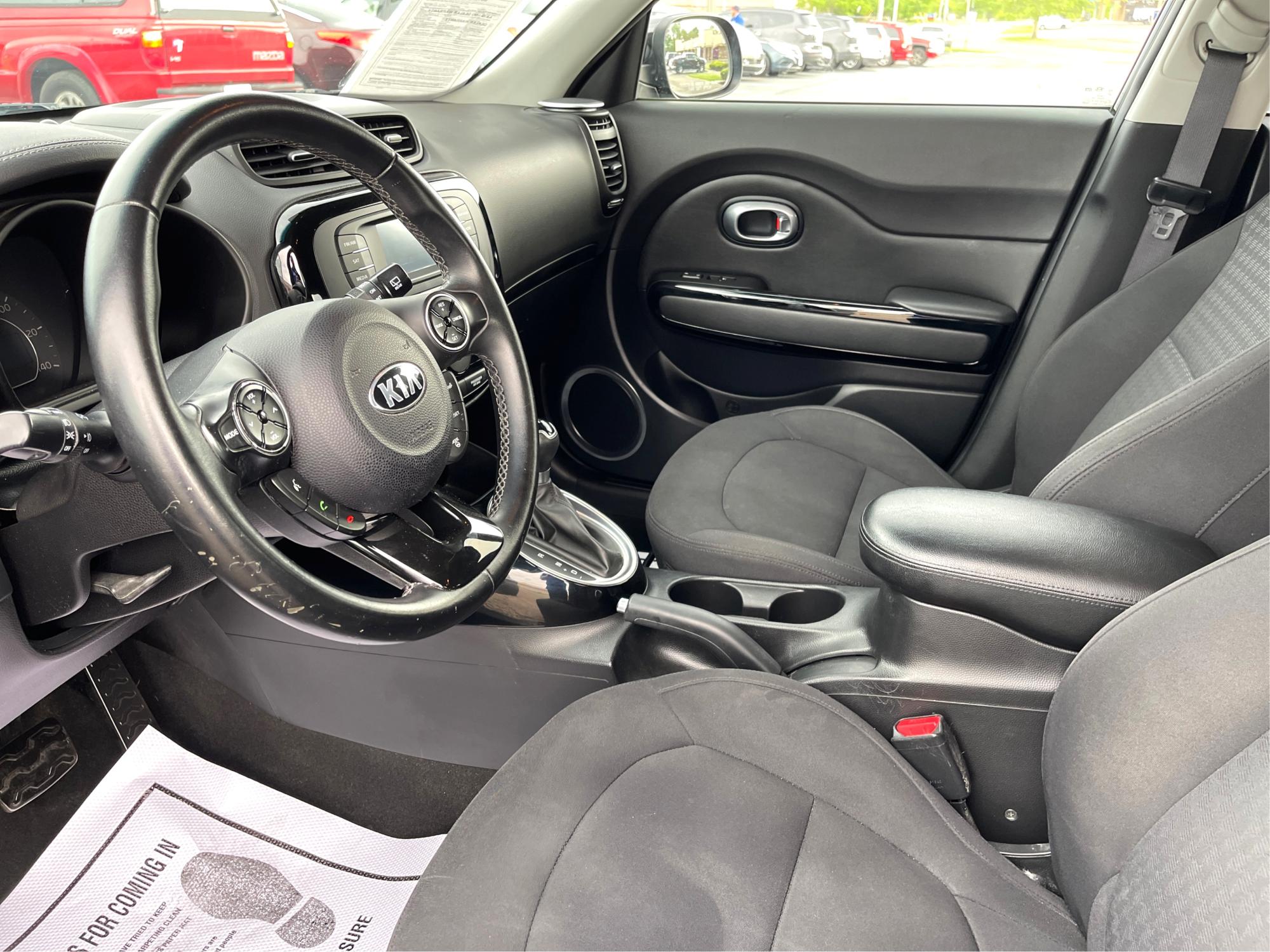 2015 Shadow Black Kia Soul ! (KNDJX3A53F7) with an 2.0L L4 DOHC 16V engine, 6-Speed Automatic transmission, located at 1951 S Dayton Lakeview Rd., New Carlisle, OH, 45344, (937) 908-9800, 39.890999, -84.050255 - Photo #17
